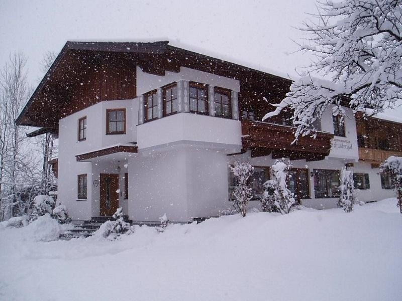 ellmau-appartement-schusterhof-wilfried-bichler-schusterhofwinterohneschild-kopie-2