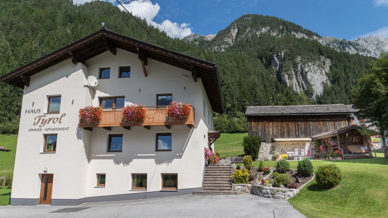 Haus Tyrol Ferienwohnung / Zimmer Pettneu am Arlberg