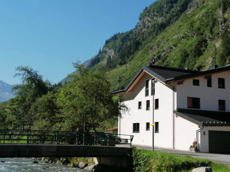 Haus LarcherAppartment Ferienwohnung St.Leonhard im