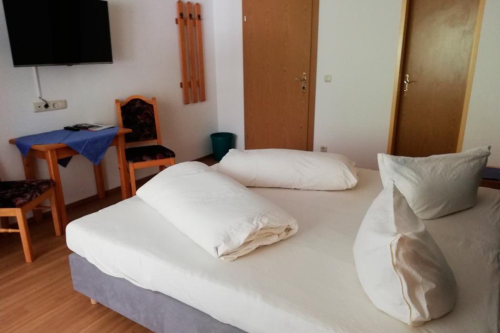 09-pension-gschwandthof-pitztal-doppelzimmer